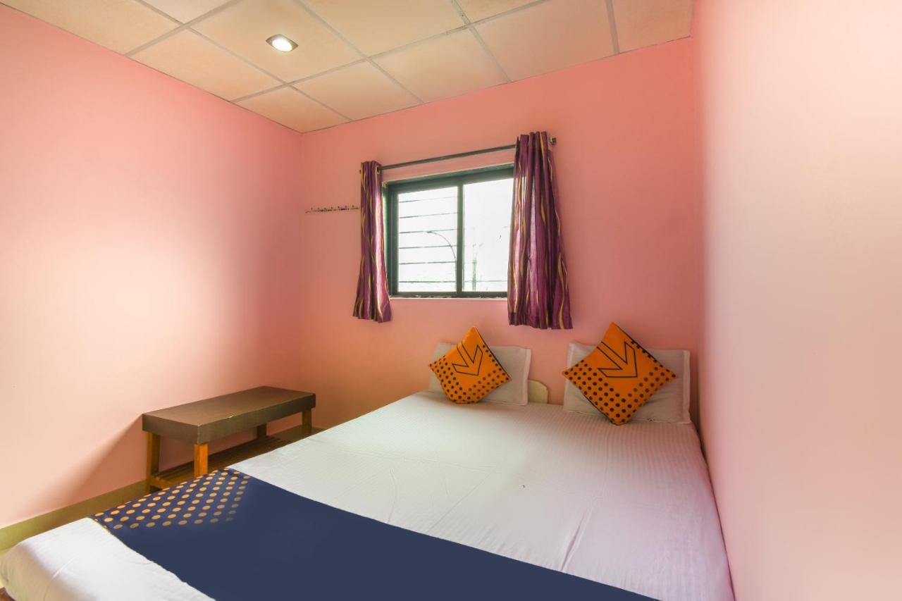Spot On 65135 Hotel Suvarna Samrat Lodge Khamshet Экстерьер фото